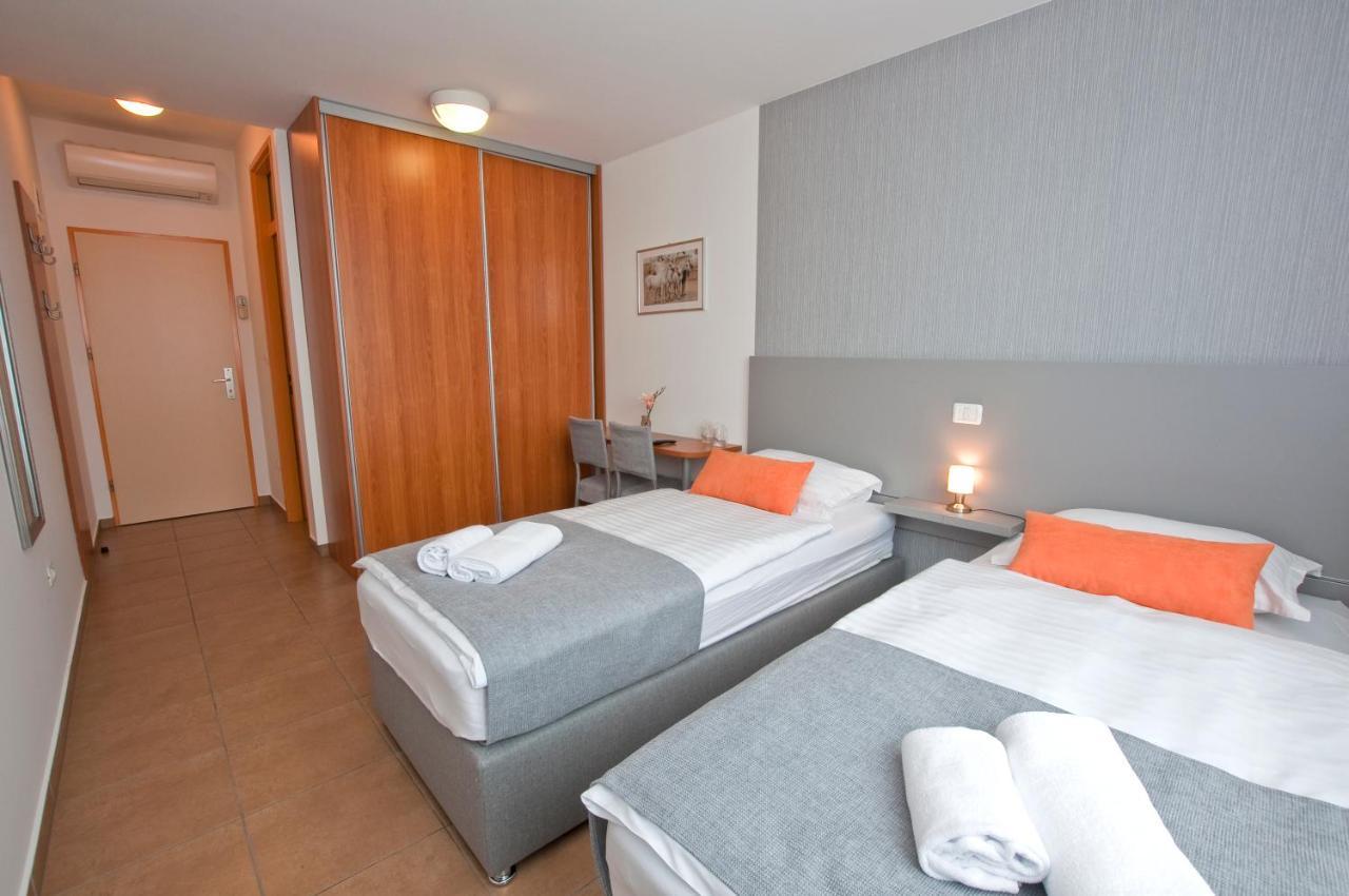 Sežana Sobe Rooms Nataly מראה חיצוני תמונה