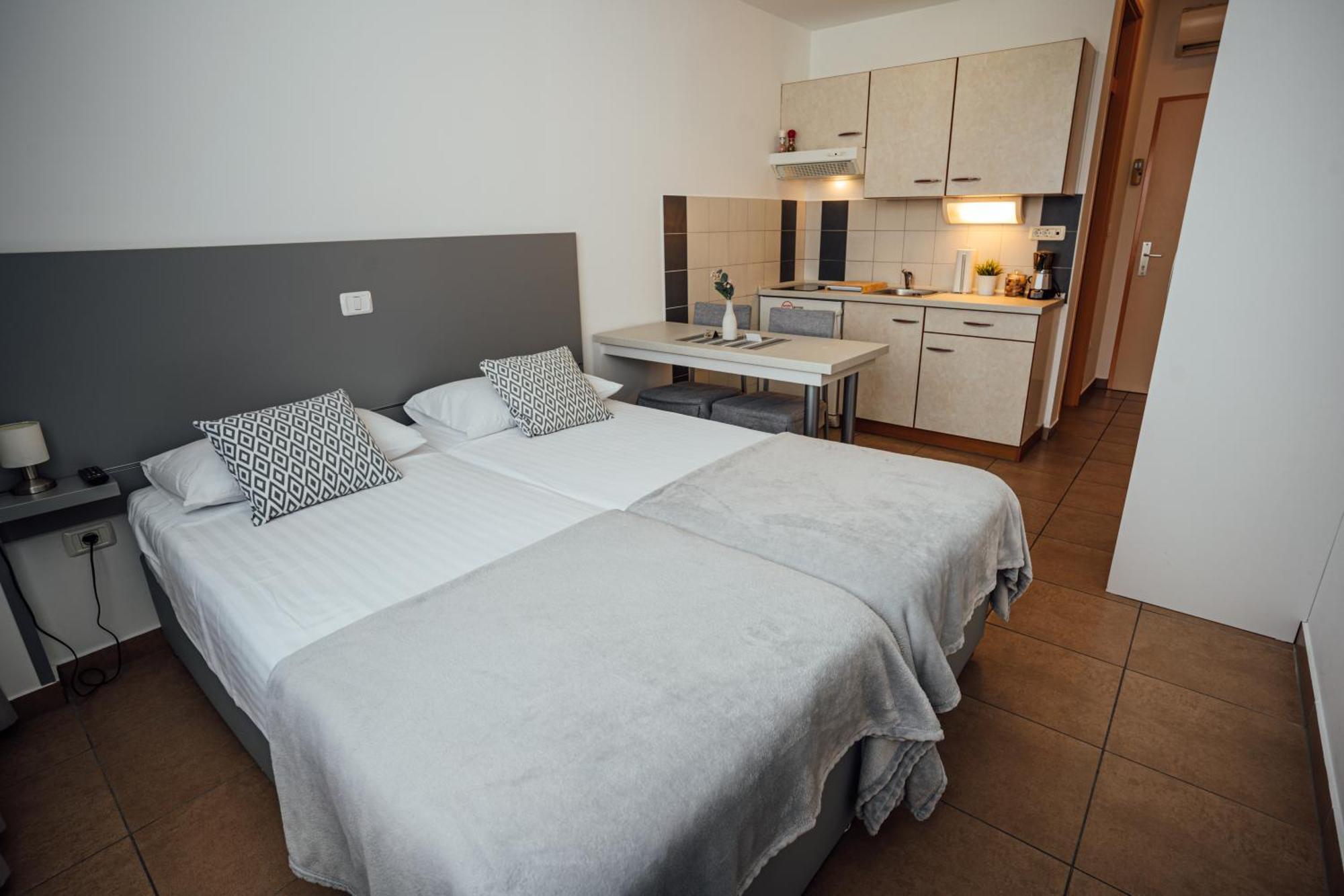 Sežana Sobe Rooms Nataly מראה חיצוני תמונה